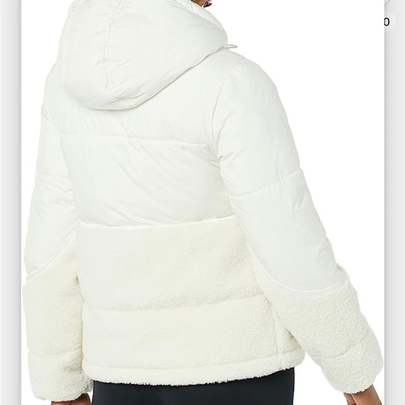 White Amazon Essentials Women’s Sherpa Puffer Jacket - Picture 3 of 5